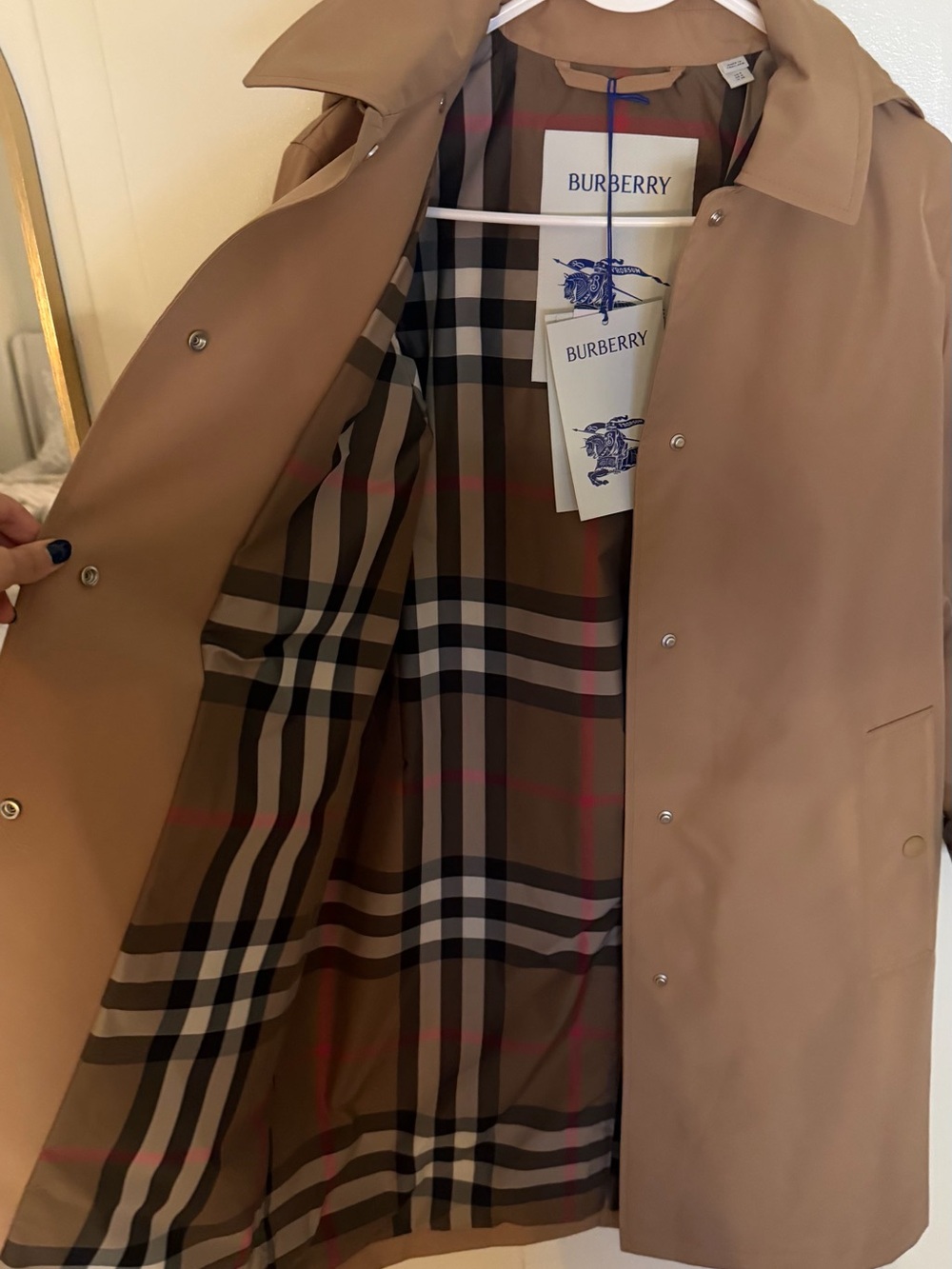 Burberry Tan Women’s Trench Coat with Signature Check Cuffs - NWT - Picture 2 of 6